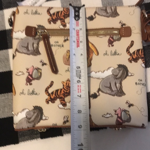 Dooney and bourke Pooh purse - Picture 5 of 6